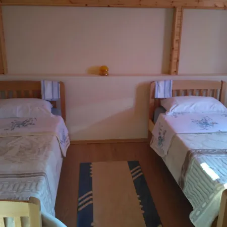 Nr.8 * Tirana