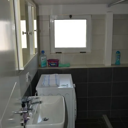 Apartment Nr.8 *
